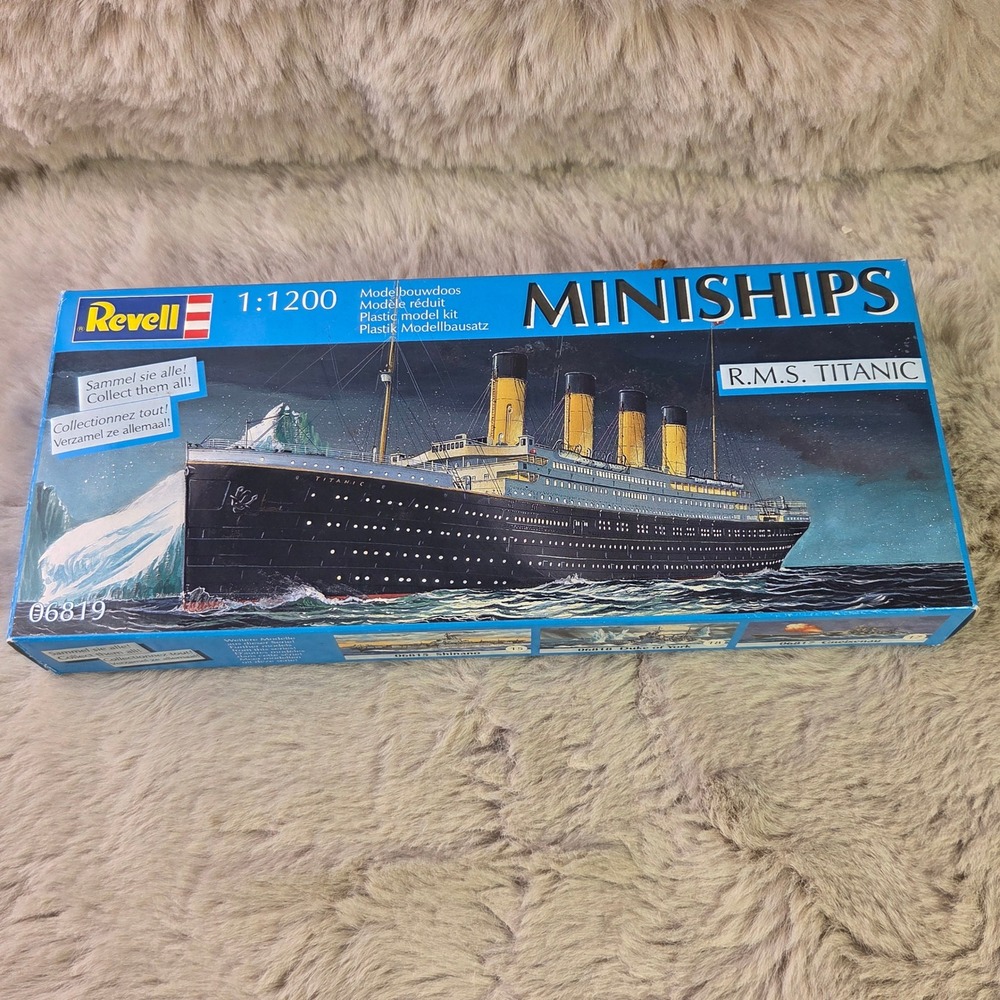 Revell Miniships RMS Titanic 1:1200 Scale Plastic Model Kit 06819 Vintage 1999